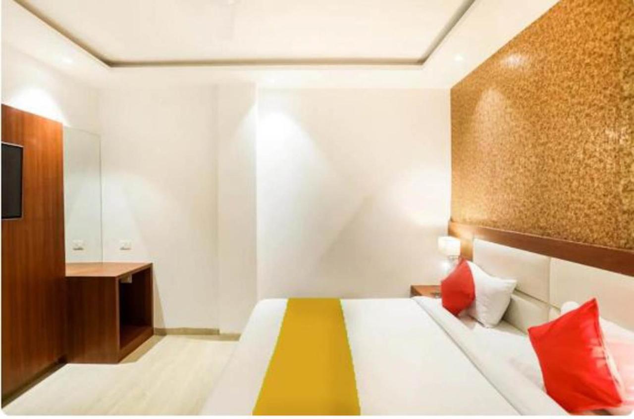 Hotel Royal Sky Luxury Near Delhi Airport 新德里 外观 照片
