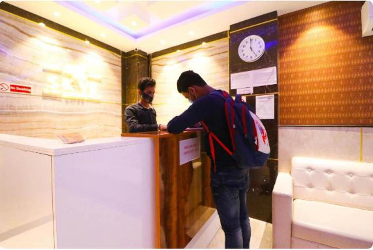 Hotel Royal Sky Luxury Near Delhi Airport 新德里 外观 照片